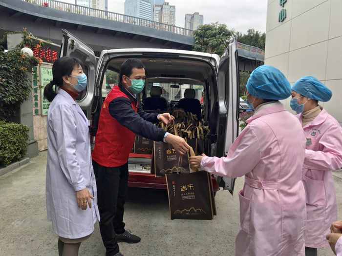 喜報(bào)：福州尚干餐飲公司榮獲第六屆“誠信先進(jìn)單位”、公司董事長鄭炳春榮獲“誠信工作先進(jìn)個(gè)人”